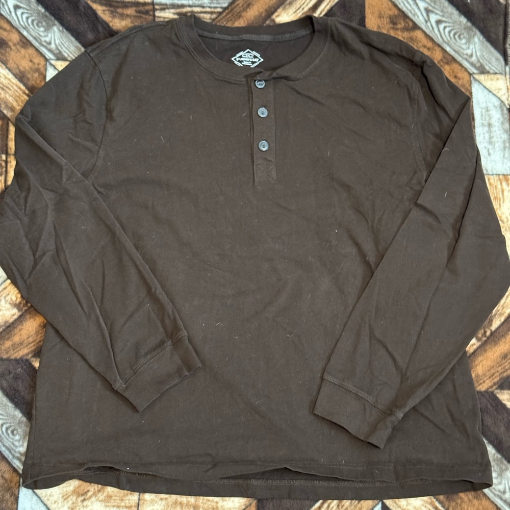 St. John's Bay Brown Long Sleeve Tee